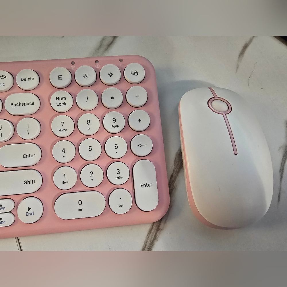 Pink Wireless Keyboard and Mouse Set - Picture 2 of 3